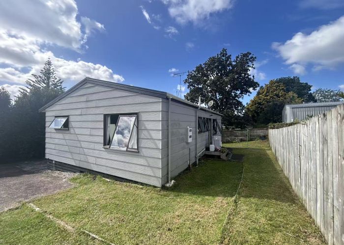  at 1/21 Lowtherhurst Road, Massey, Waitakere City, Auckland