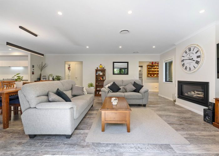  at 68 Parawera Drive, Acacia Bay, Taupo