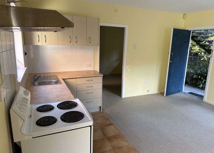  at 2/22 Fairview Road, Mount Eden, Auckland