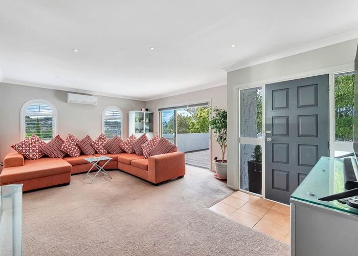 at 2 Hollyhock Place, Browns Bay, North Shore City, Auckland