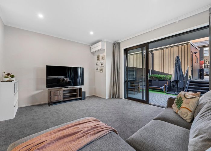  at 4 Kapia Road, Westgate, Waitakere City, Auckland