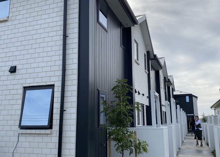  at 2B/87 Taikata Rd, Te Atatu Peninsula, Waitakere City, Auckland