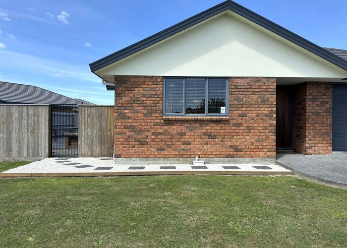  at 42  Peter Hall Drive, Kelvin Grove, Palmerston North, Manawatu / Whanganui