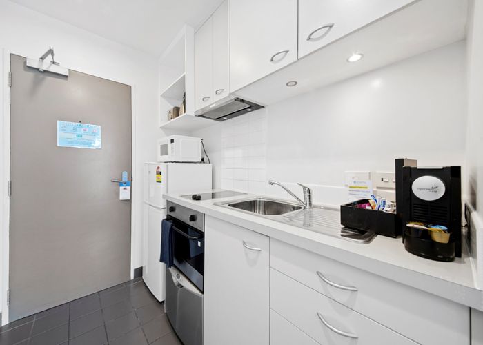  at 304/17 Amersham Way, Manukau, Manukau City, Auckland