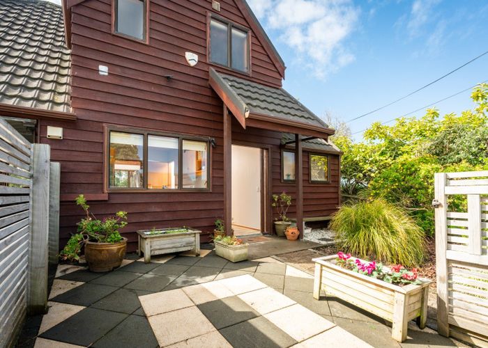  at 2/10 Paeroa Street, Newtown, Wellington, Wellington