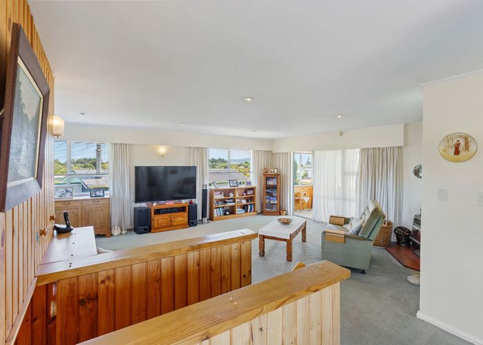  at 10 Titoki Road, Waikanae Beach, Waikanae