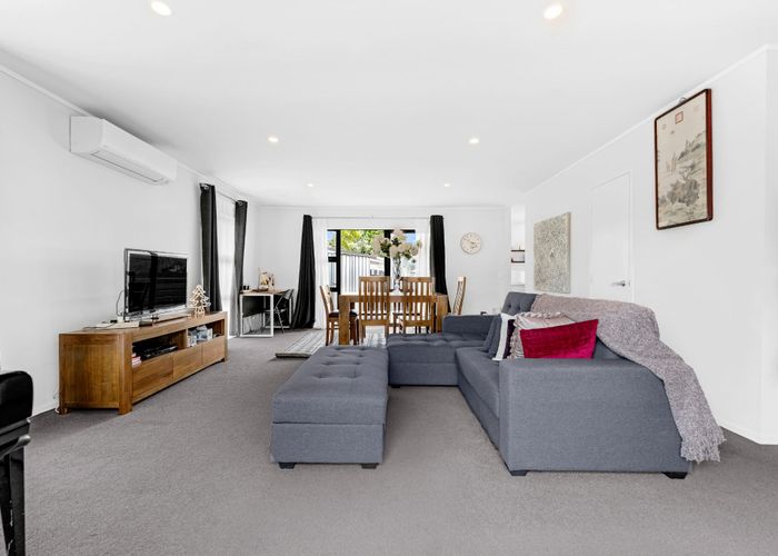  at 2/230 Bucklands Beach Road, Bucklands Beach, Manukau City, Auckland