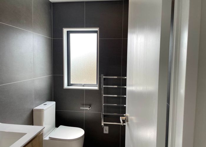  at 3/28 Vodanovich Road, Te Atatu South, Waitakere City, Auckland