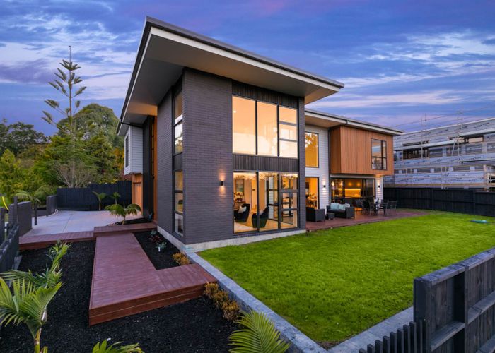  at 1A Wainoni Heights, Greenhithe, Auckland