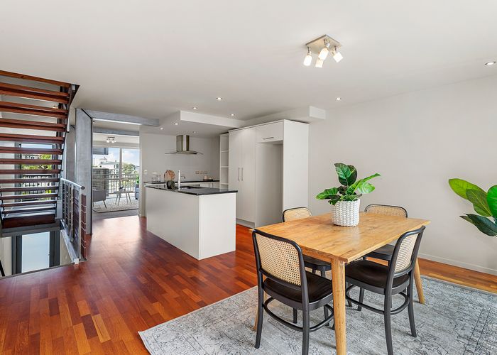  at 1/142 Onslow Road, Khandallah, Wellington