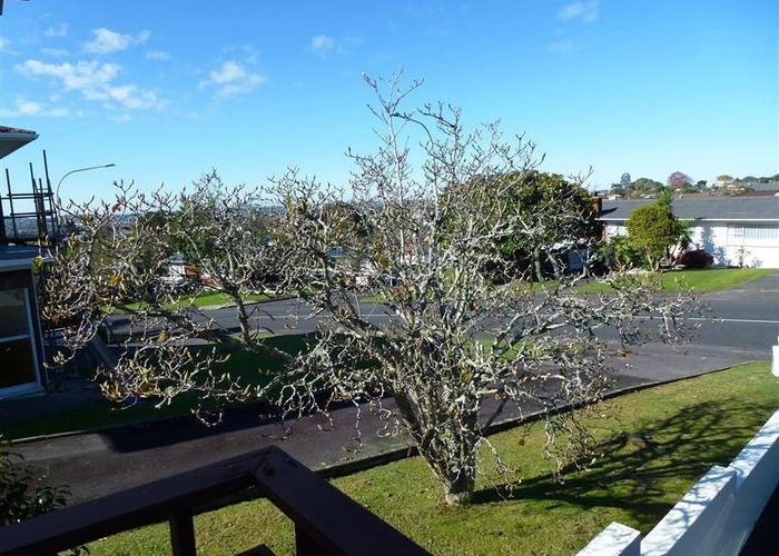  at 1/12 Felgrove Street, Glendene, Waitakere City, Auckland