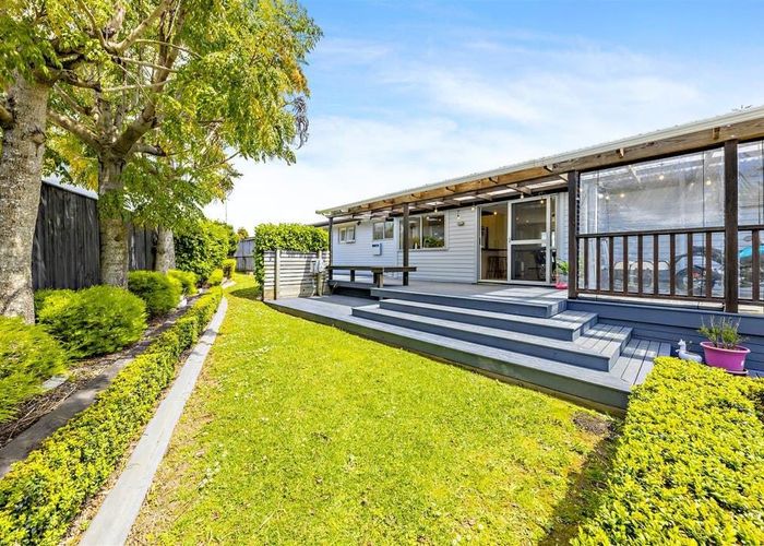  at 3 Salas Place, Howick, Auckland