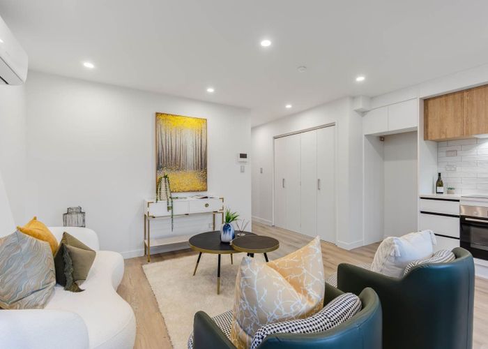  at 2/10 Starling place, Ranui, Waitakere City, Auckland