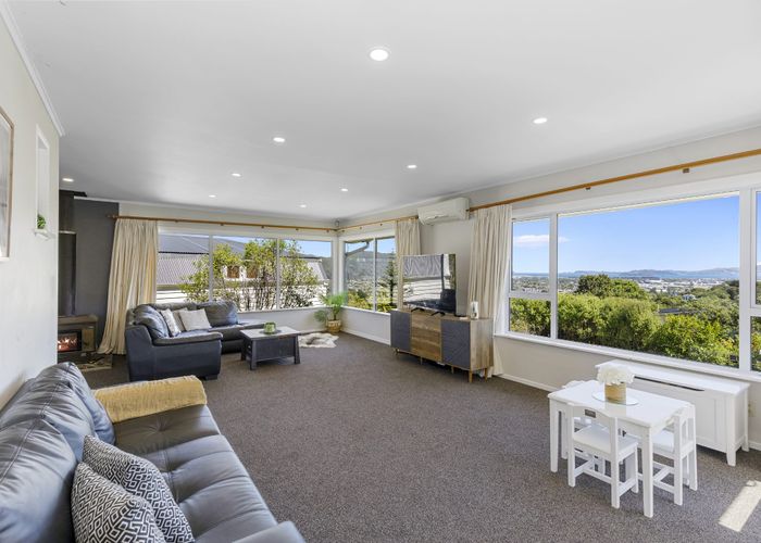  at 27 Bedford Grove, Kelson, Lower Hutt