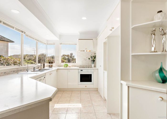  at 2/62 Orangewood Drive, Northpark, Auckland