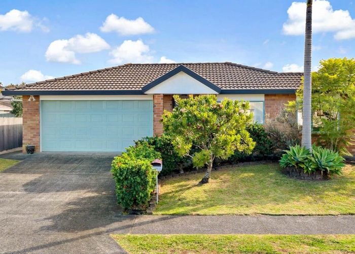  at 27 Greenberry Drive, Ranui, Auckland