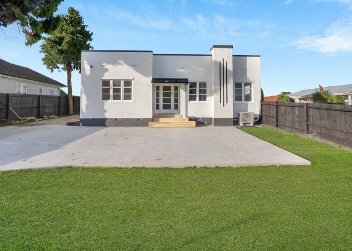  at 2/19 Cambridge Terrace, Papatoetoe, Auckland
