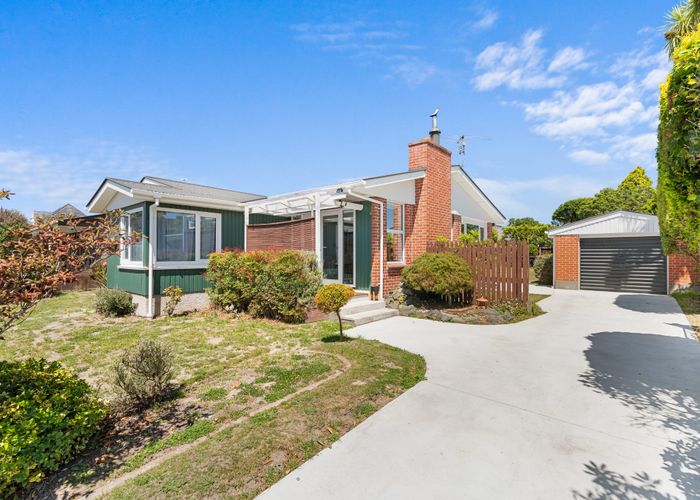  at 17 Harrowdale Drive, Avonhead, Christchurch City, Canterbury