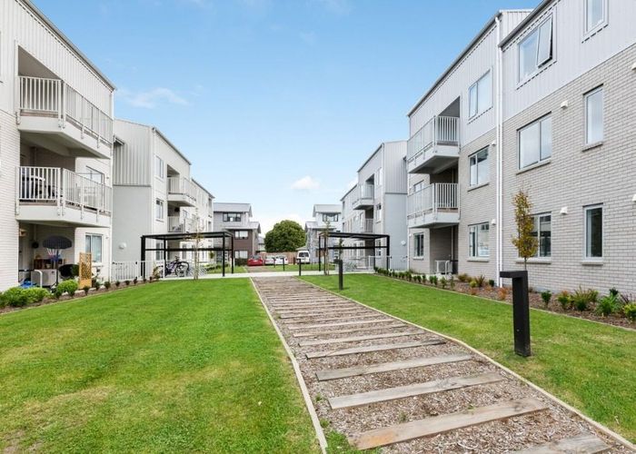  at 206/28B Eileen Newey Place, Henderson, Waitakere City, Auckland