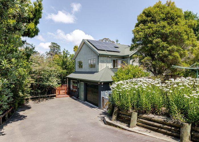  at 8a Williams Terrace, Fitzherbert, Palmerston North, Manawatu / Whanganui