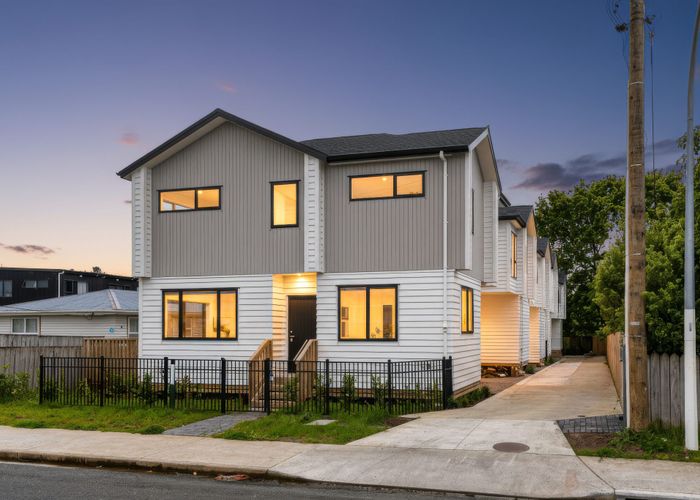  at 29 Harrington Road, Henderson, Waitakere City, Auckland