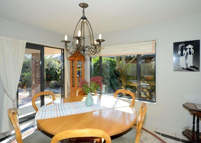  at 5 Arundel Gate, Avonhead, Christchurch City, Canterbury