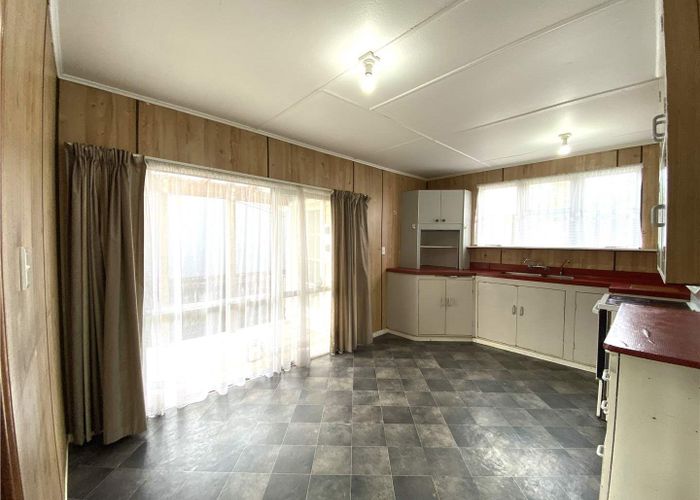  at 13 Keeling Road, Henderson, Auckland