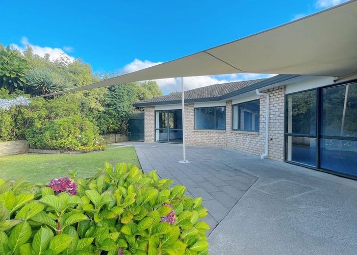 at 6 Ferngrove Avenue, Ranui, Auckland