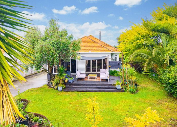  at 24 Maxwell Avenue, Durie Hill, Whanganui, Manawatu / Whanganui