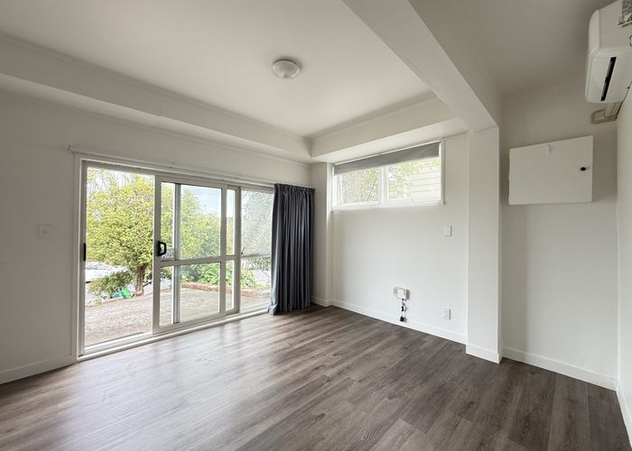  at 20 Woodcote Drive, Glenfield, Auckland