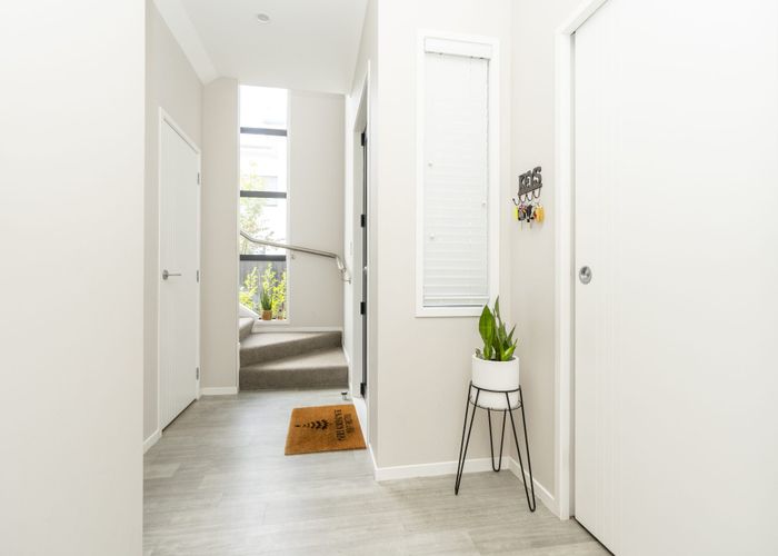  at 8/13 Beale Street, Hamilton East, Hamilton