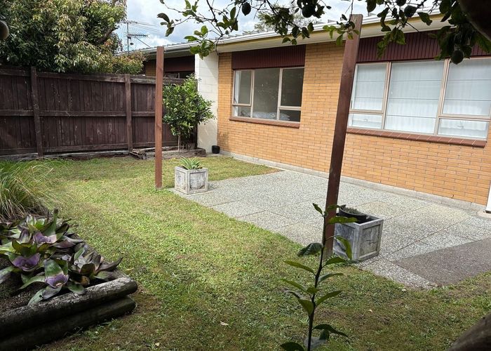  at 1/6 Tatua Place, Conifer Grove, Papakura, Auckland