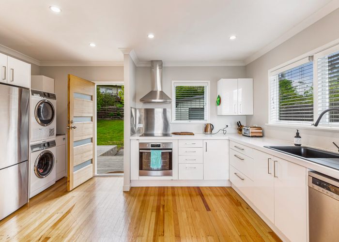  at 4 Brunner Road, Glen Eden, Auckland