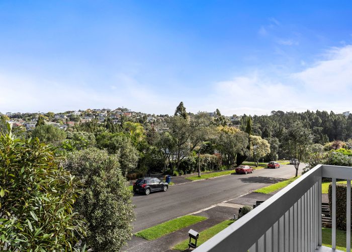  at 9 Mappin Place, Chatswood, Auckland