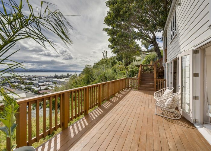  at 5 Denholm Road, Hospital Hill, Napier, Hawke's Bay