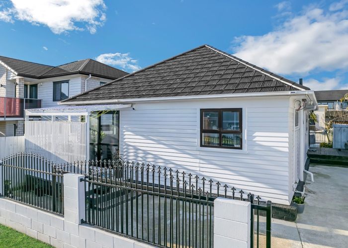  at 1B Walter Street, Mangere East, Auckland
