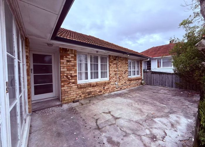  at 46 Wilsher Crescent, Henderson, Waitakere City, Auckland