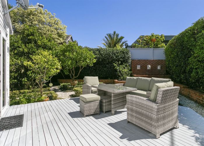  at 275 Lake Road, Belmont, Auckland