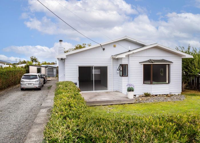  at 32 New York Street, Martinborough, Martinborough