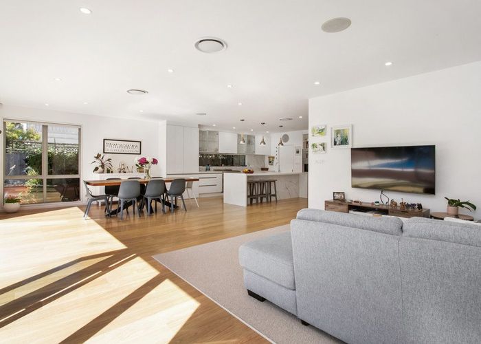  at 27 Rochdale Street, Fendalton, Christchurch City, Canterbury