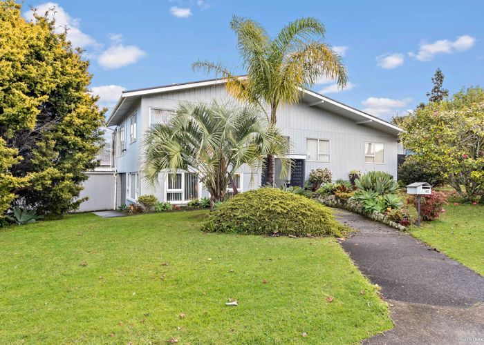  at 62 Gloria Avenue, Te Atatu Peninsula, Auckland