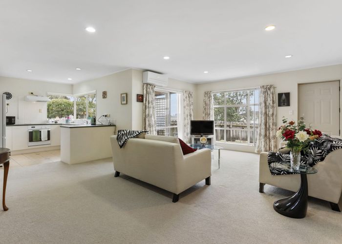  at 355 Glenfield Road, Glenfield, North Shore City, Auckland