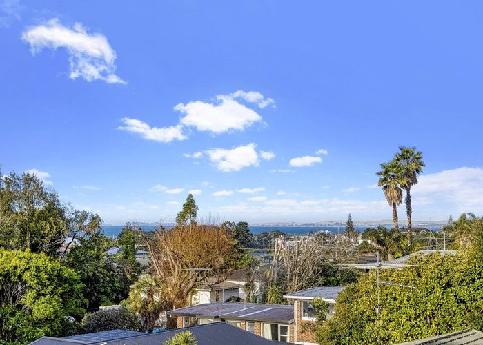  at 2/10e Penning Road, Castor Bay, North Shore City, Auckland