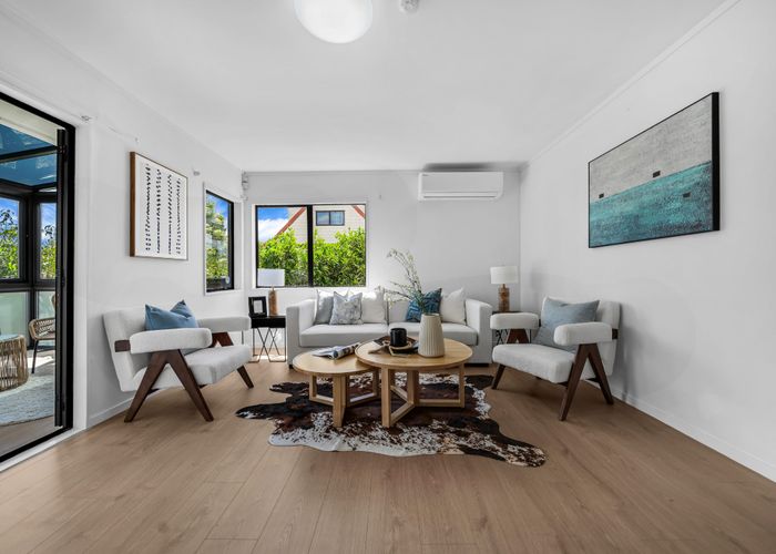  at 1/82 Aviemore Drive, Highland Park, Manukau City, Auckland