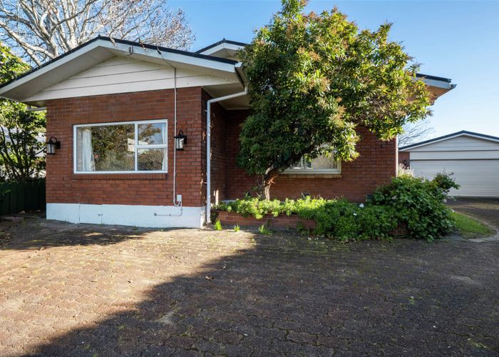  at 124 Tiraumea Drive, Pakuranga, Auckland