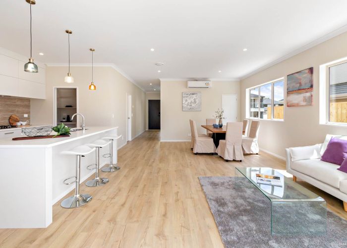  at 33 Nightingale Road, Flat Bush, Auckland