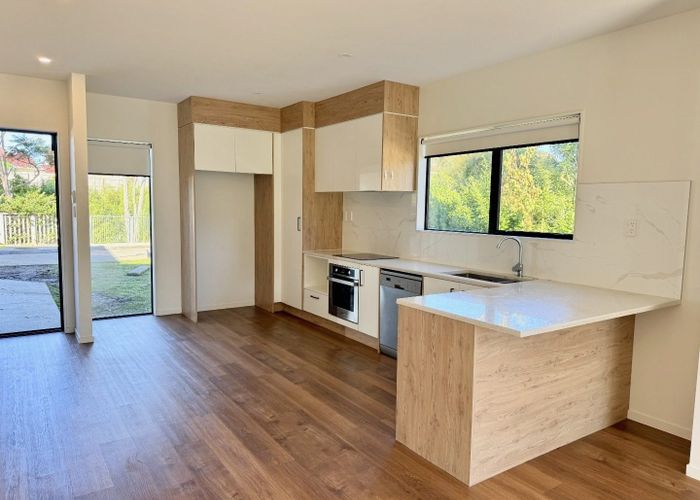  at 32 Korokio Lane, Henderson, Waitakere City, Auckland