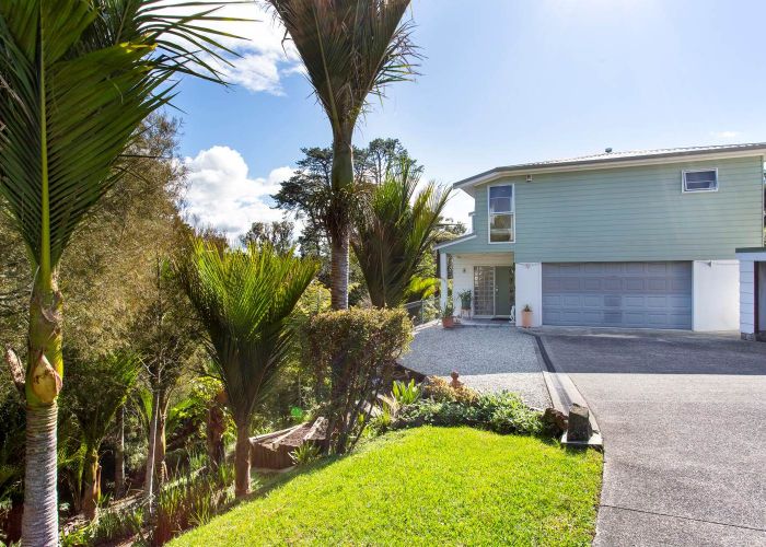  at 2/32 Capilano Place, Glenfield, North Shore City, Auckland