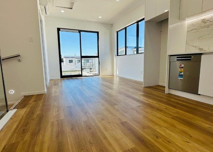  at 1C Edwards Ave, Henderson, Waitakere City, Auckland