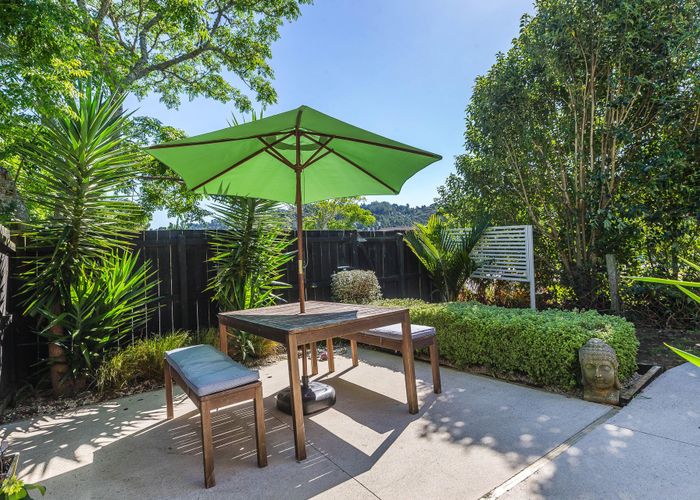  at 1/61 Simon Ellice Drive, Bayview, Auckland